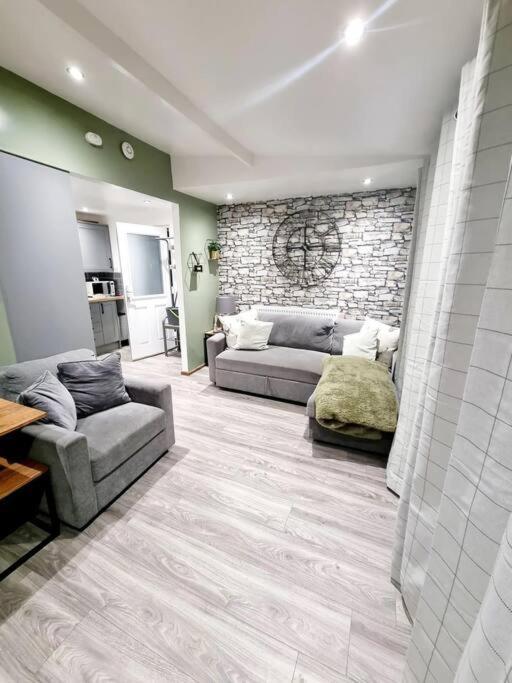 Cosy Hideaway Lodge In Glan Gwna Caeathro Экстерьер фото